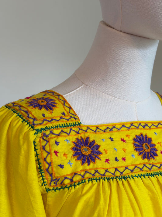 Vintage 1970s Yellow Embroidered Floral Smock Top - Size Small/Medium