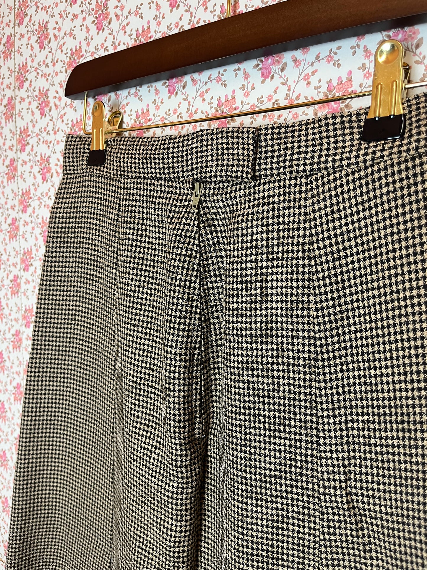 Vintage 1960s Hand Tailored Houndstooth 3 Piece Skirt Suit