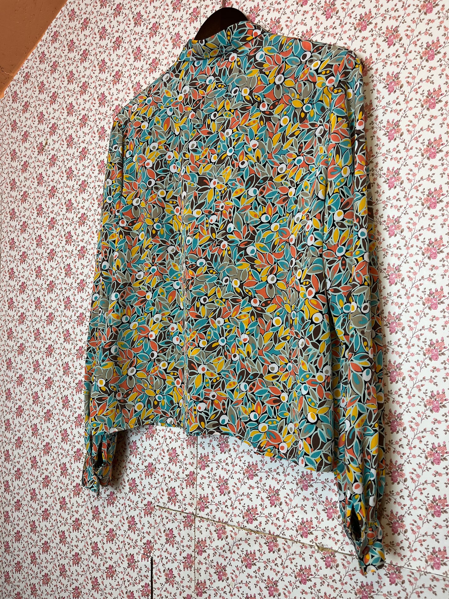 Vintage 1960s Floral Pattern Crepe Shirt