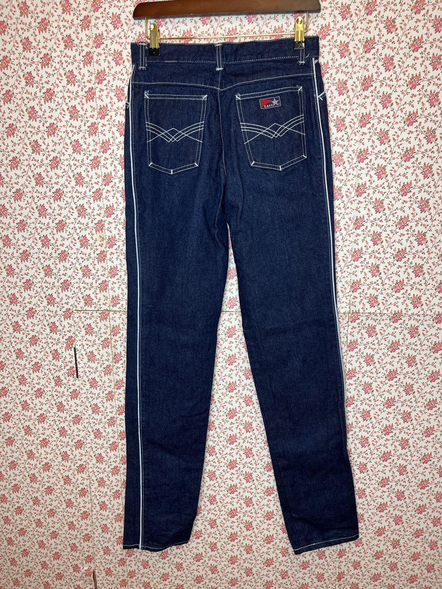 Vintage 1980s Easy High Waisted Blue Denim Jeans with Contrast Stitching