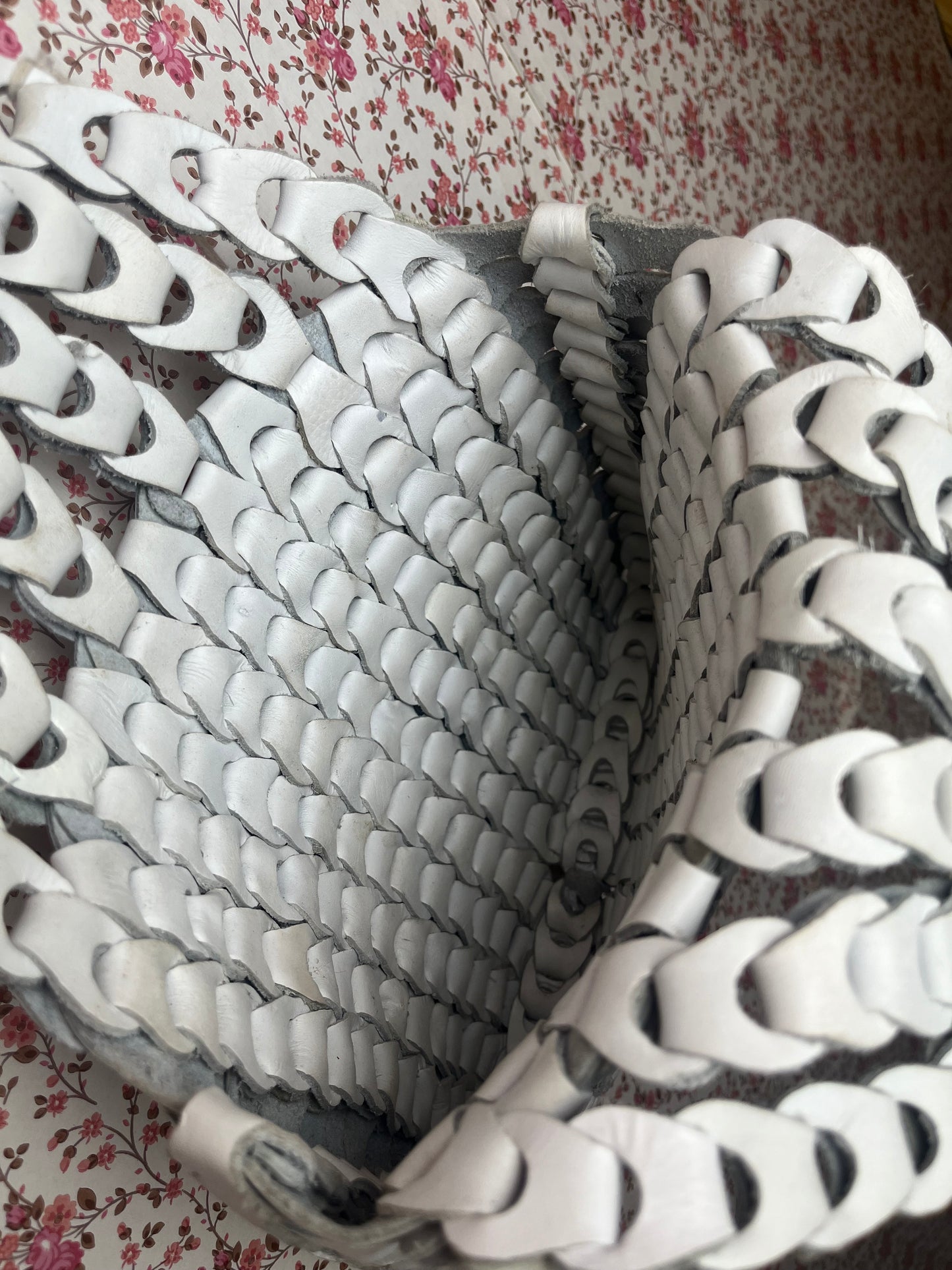 Vintage 1960s White Linked Leather Handbag