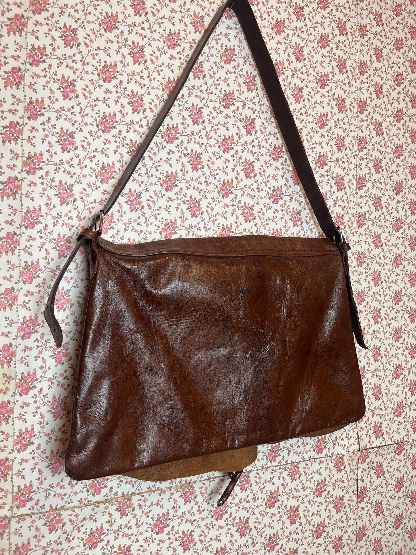 Vintage 1970s Brown Leather Pleated Satchel Bag