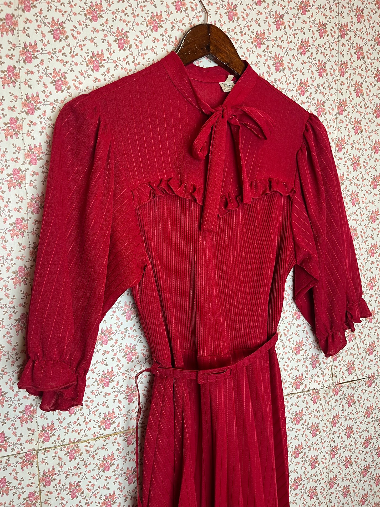 Vintage 1950s Pussy Bow Waist Tie Midi Dress in Red