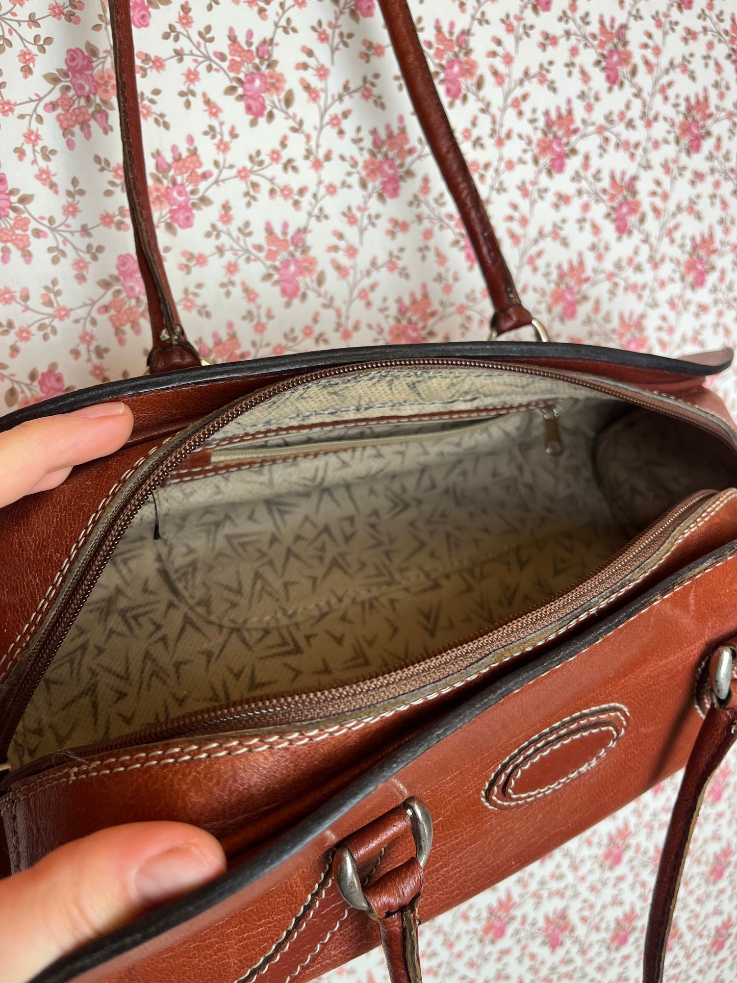 Vintage 1970s Brown Leather Baguette Bag