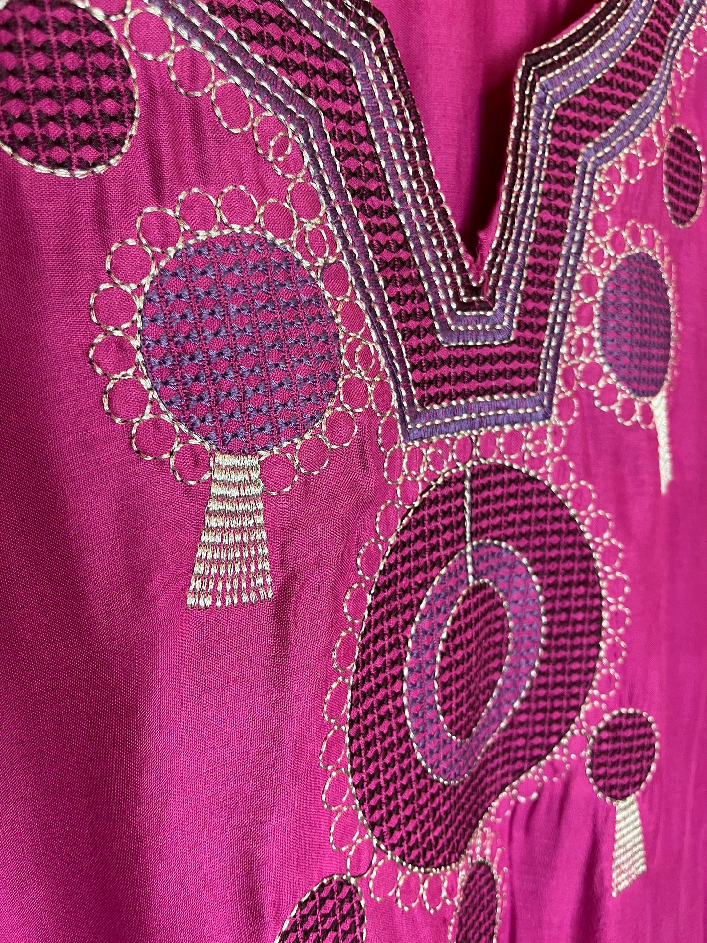 Vintage 1970s Medallion Sleeveless Maxi Kaftan in Magenta