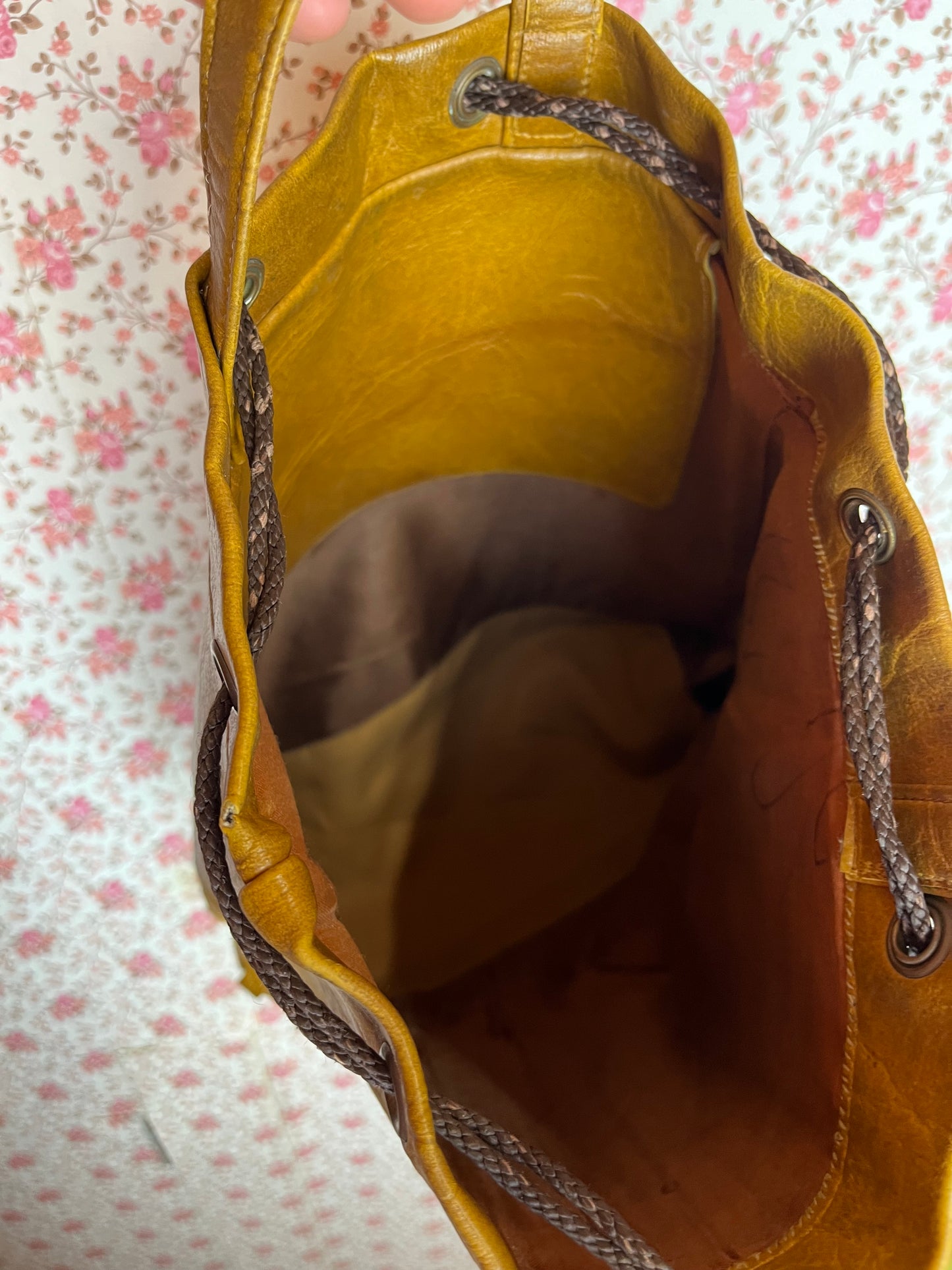 Vintage 1970s Ochre Leather Bucket Bag with Tassels