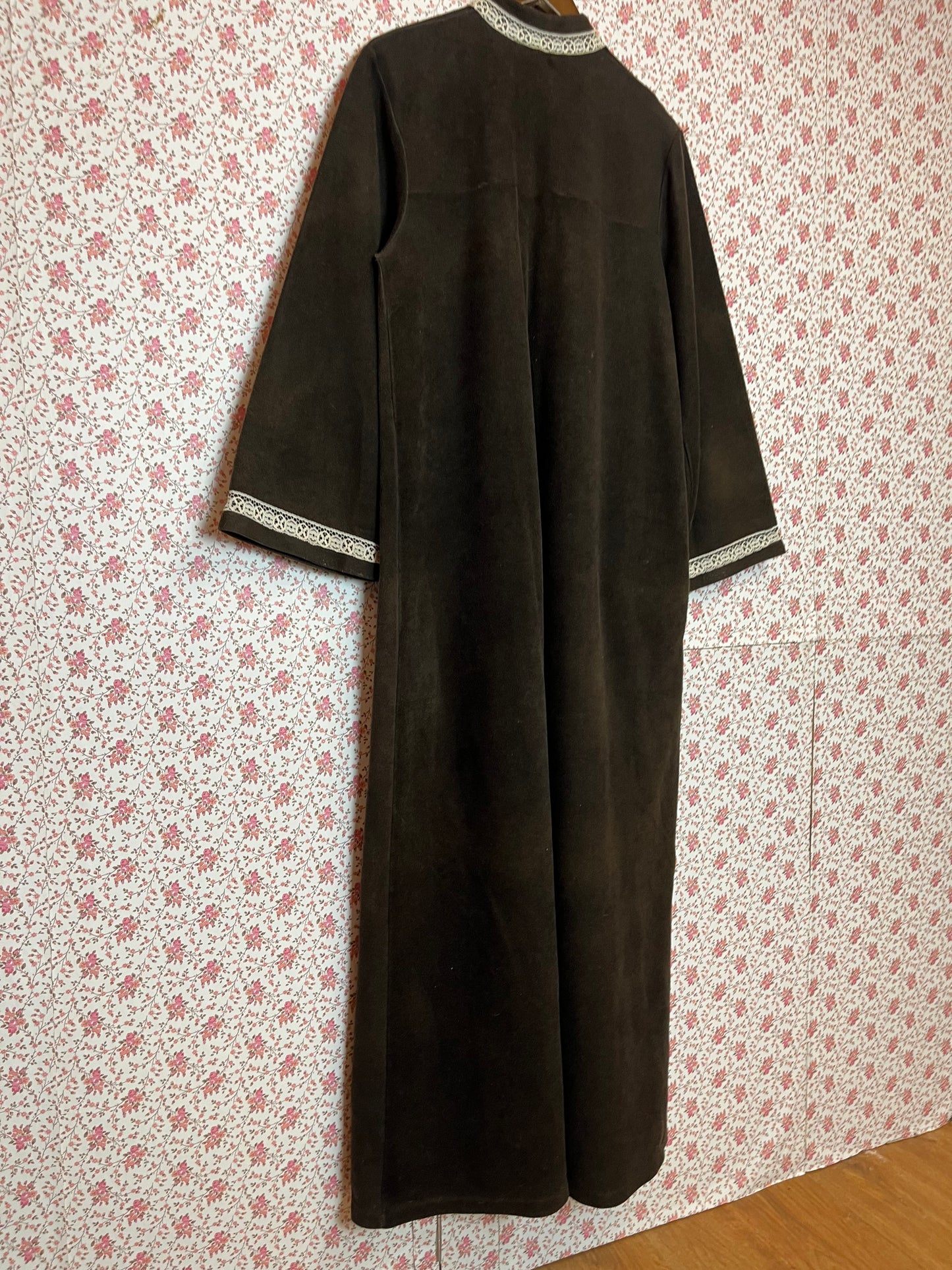 Vintage 1970s Velour Lace Trim Robe