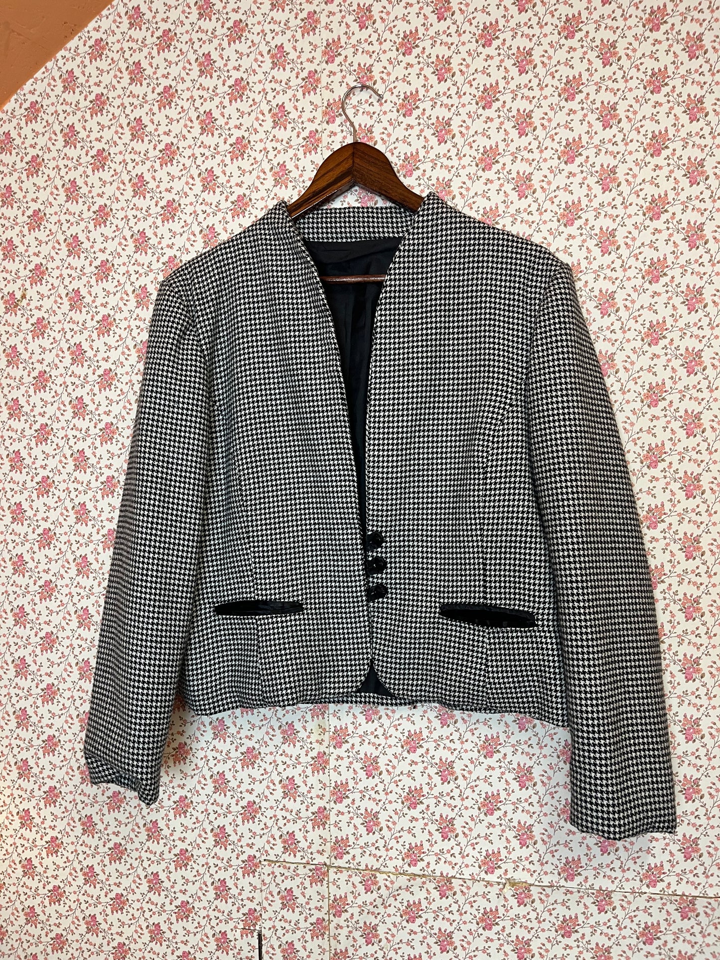 Vintage 1960s Hand Made Houndstooth Cropped Blazer