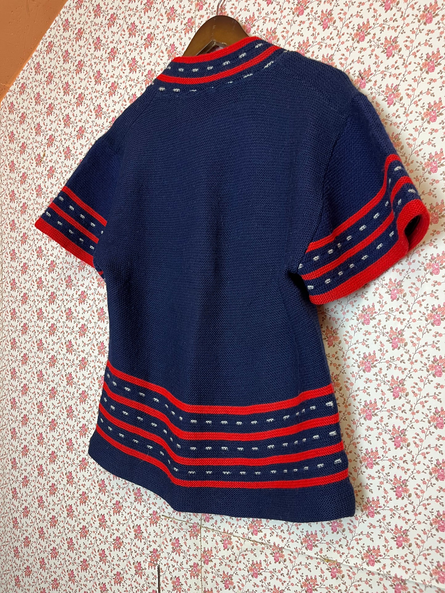 Vintage 1970s Hand Knit Jumper Tee