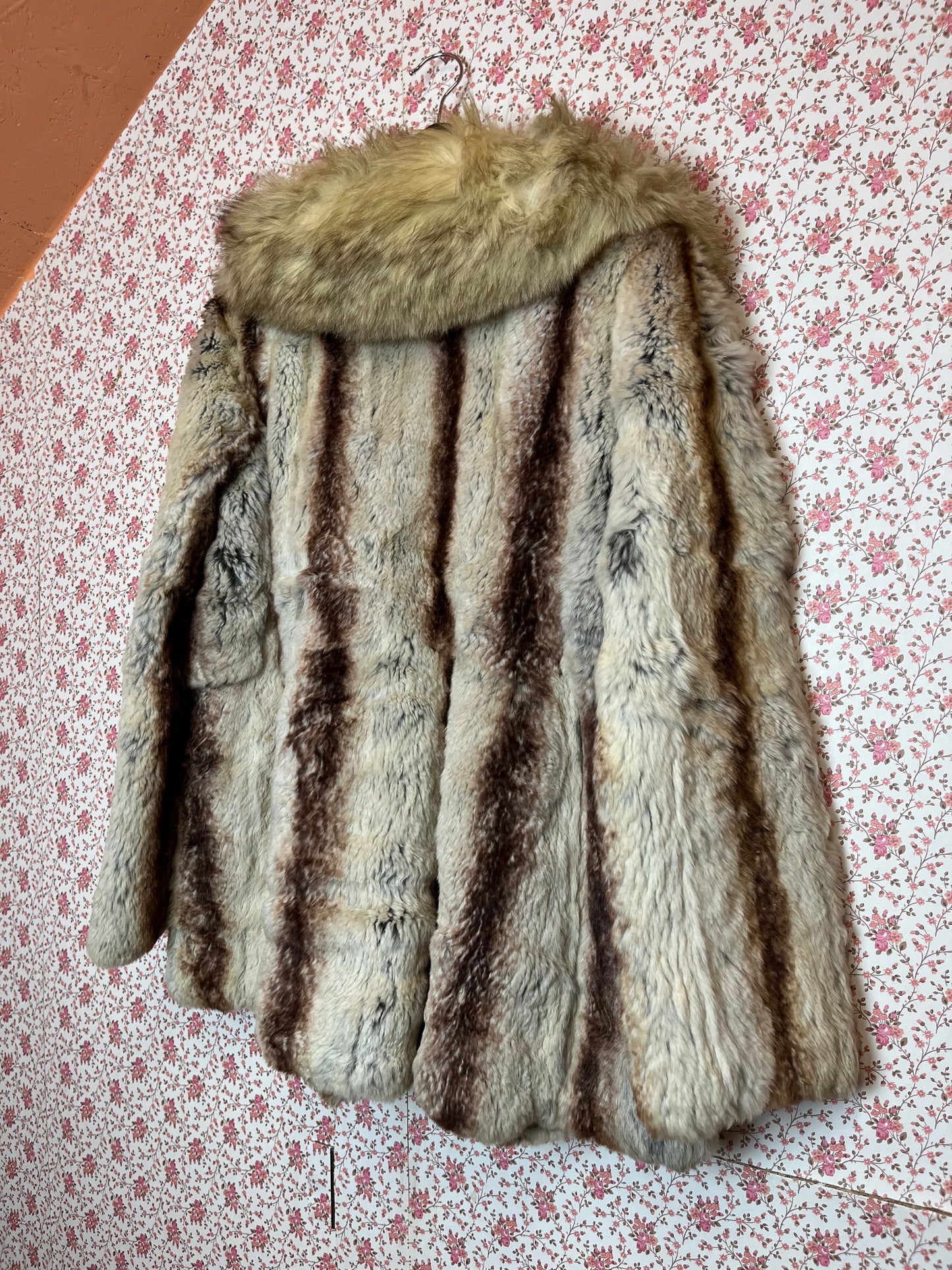 Vintage 1970s Cream & Chocolate Rabbit & Fox Fur Jacket