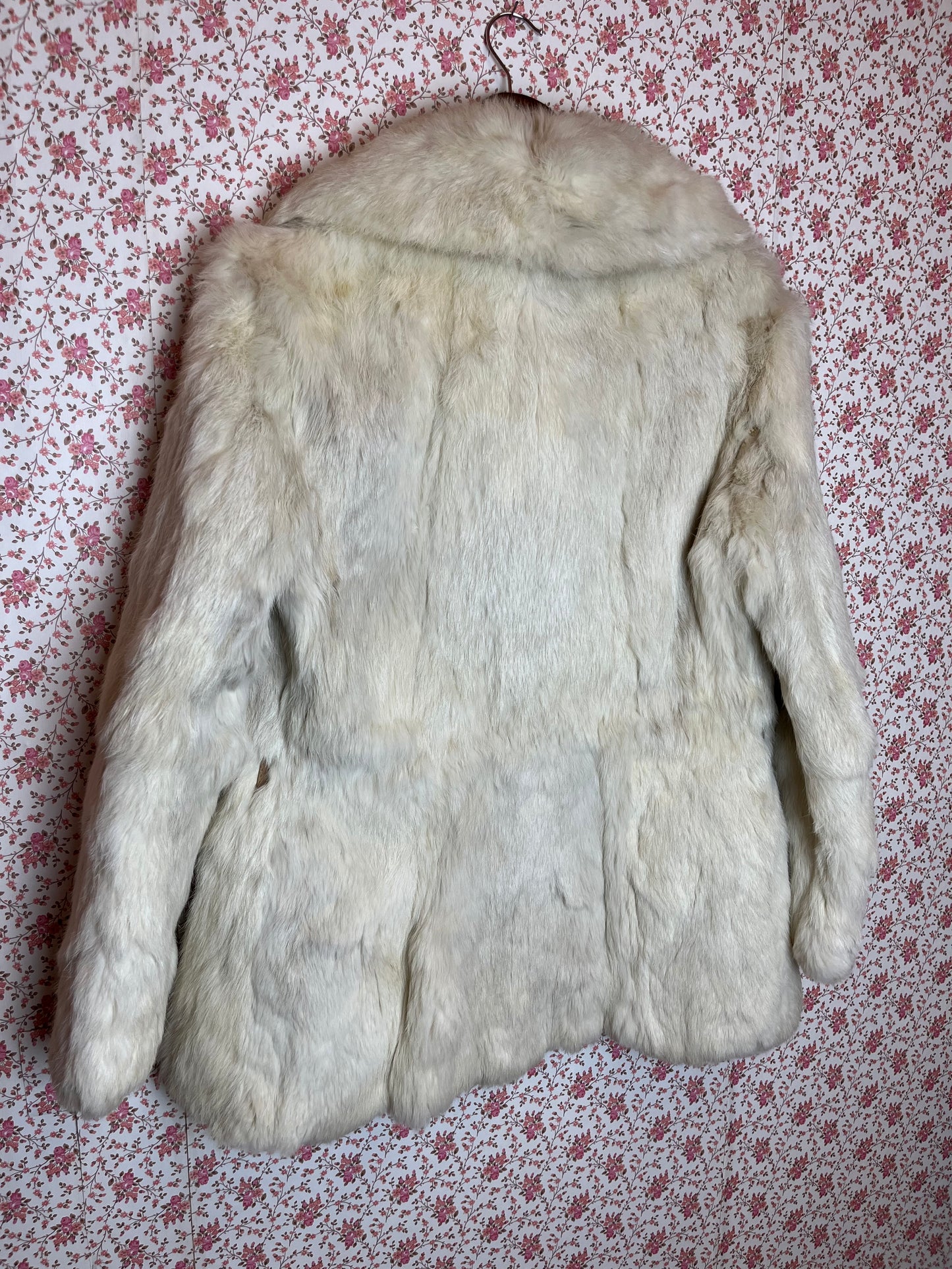 Vintage 1960s White Rabbit Fur Short Collared Coat