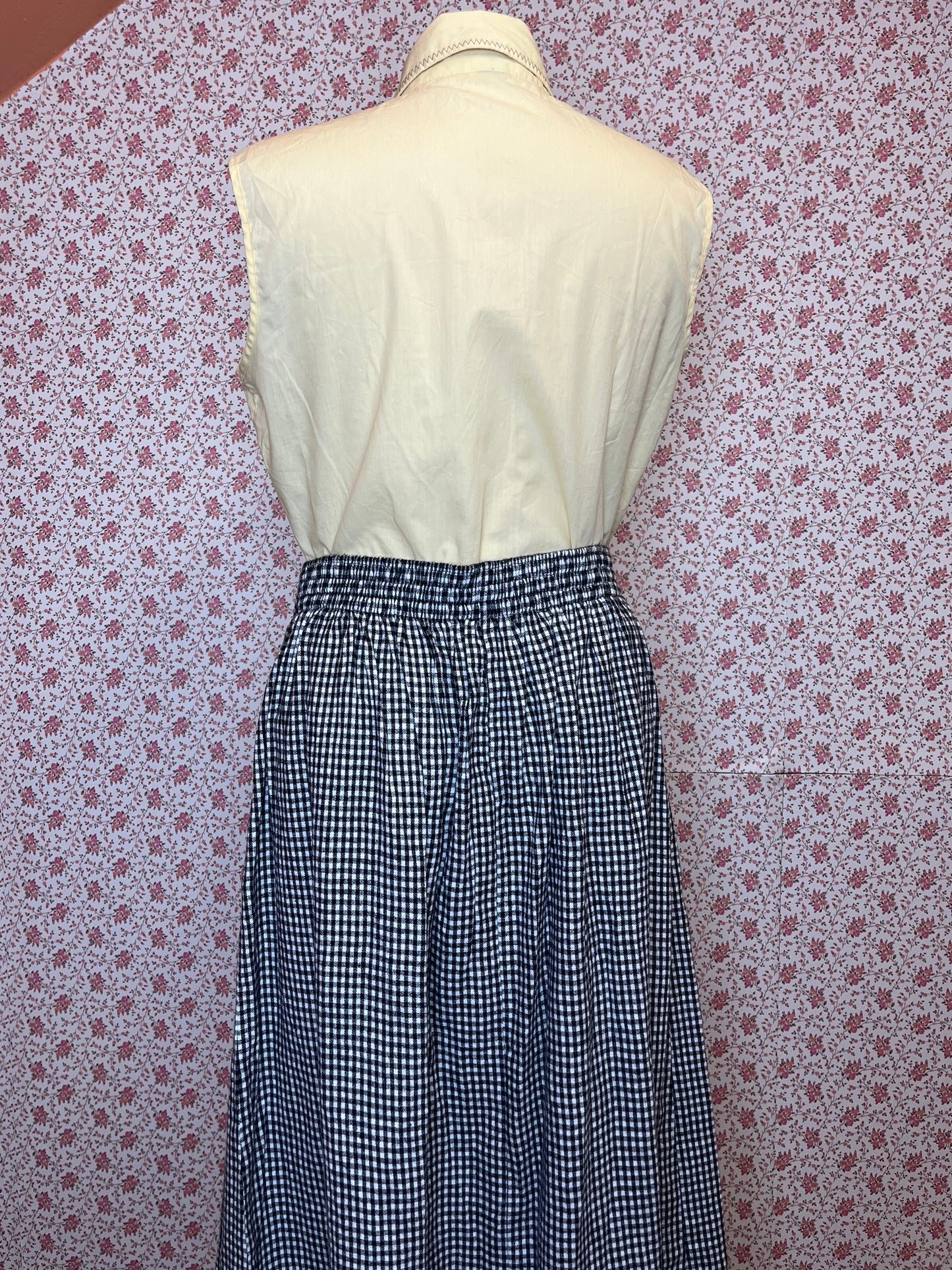 Vintage 1970s Yellow Contrast Stitch Sleeveless Shirt