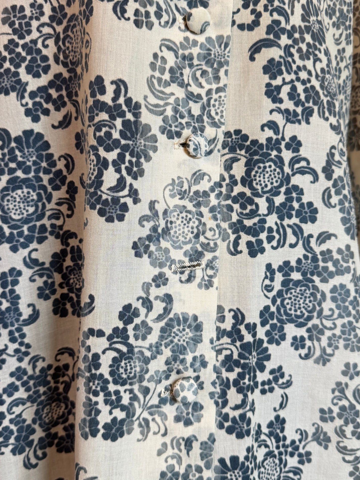Vintage 1970s Handmade Cream & Blue Floral Blouse - Size Small/Medium