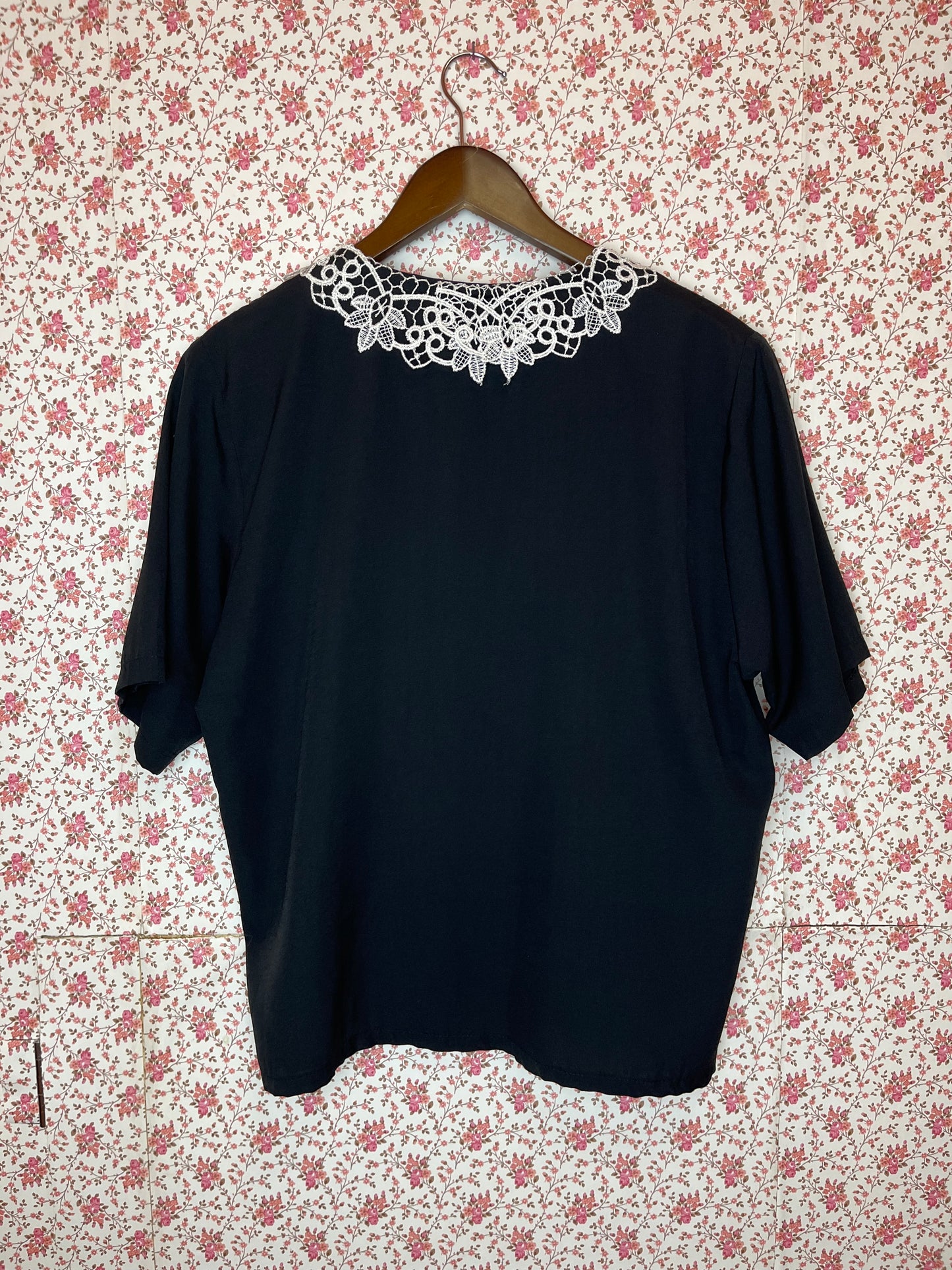 Vintage Appliqué Lace Black Short Sleeve Shirt