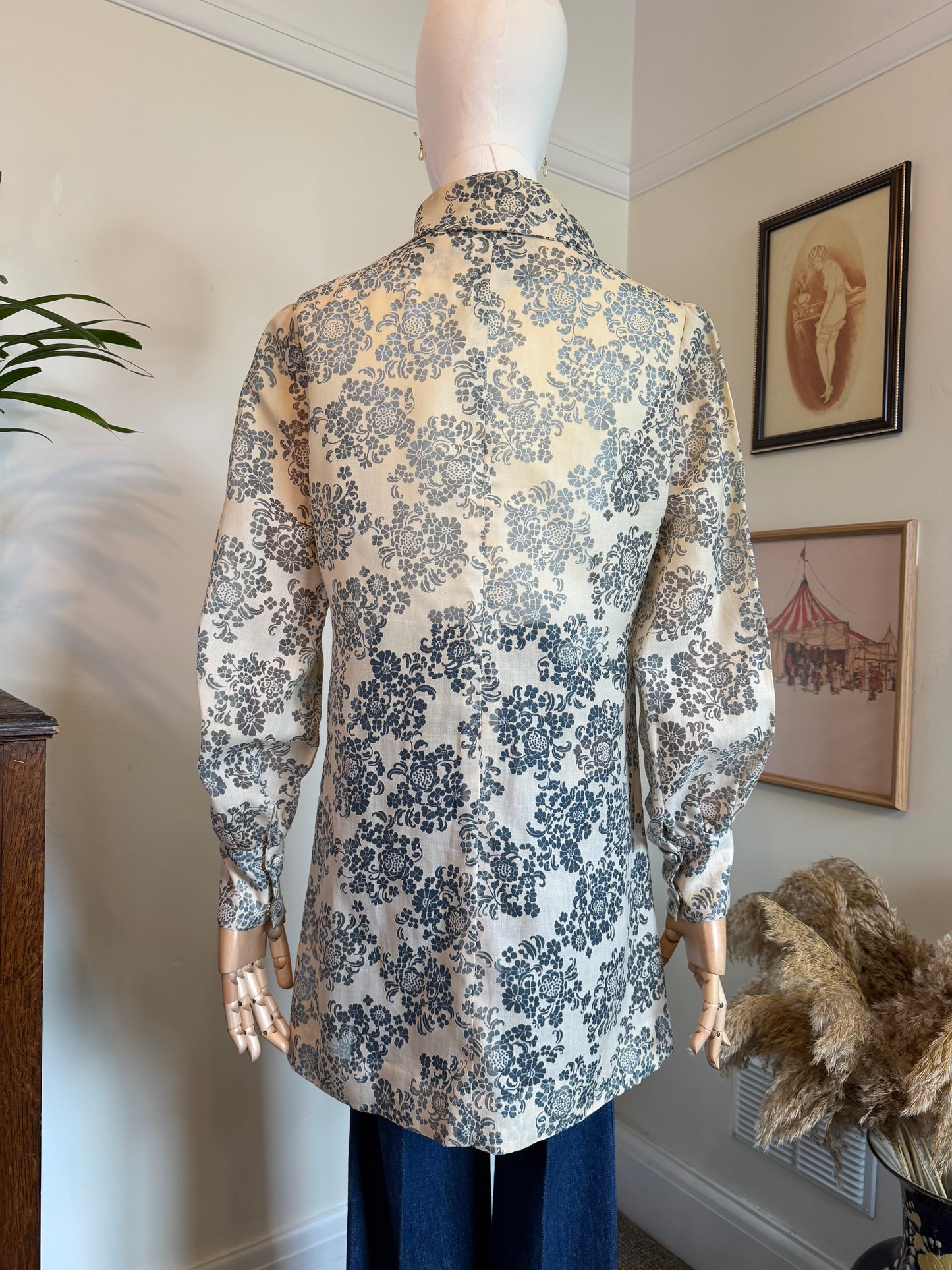 Vintage 1970s Handmade Cream & Blue Floral Blouse - Size Small/Medium