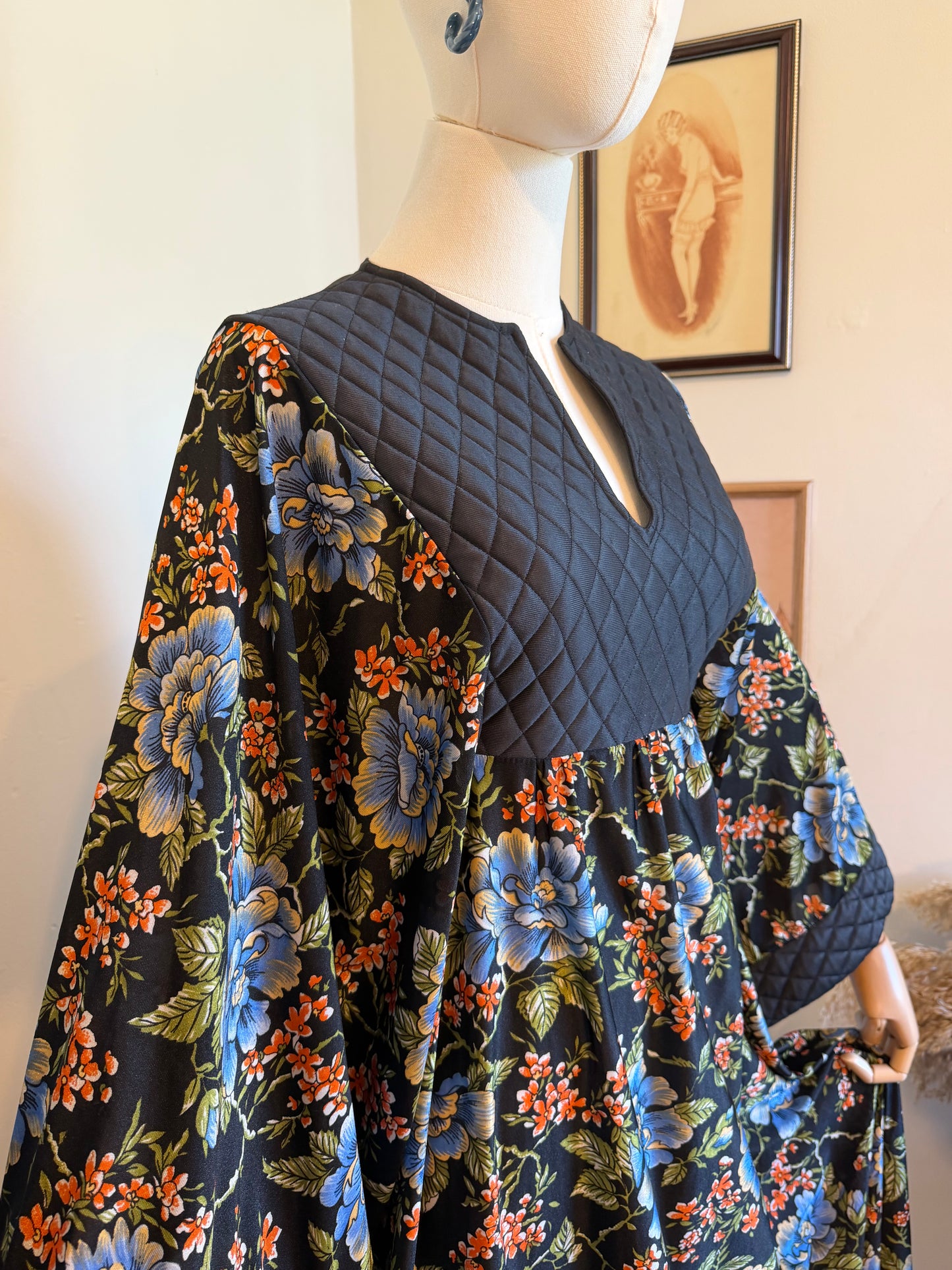 Vintage 1970s Floral Gown with Quilt Panels - Size Medium