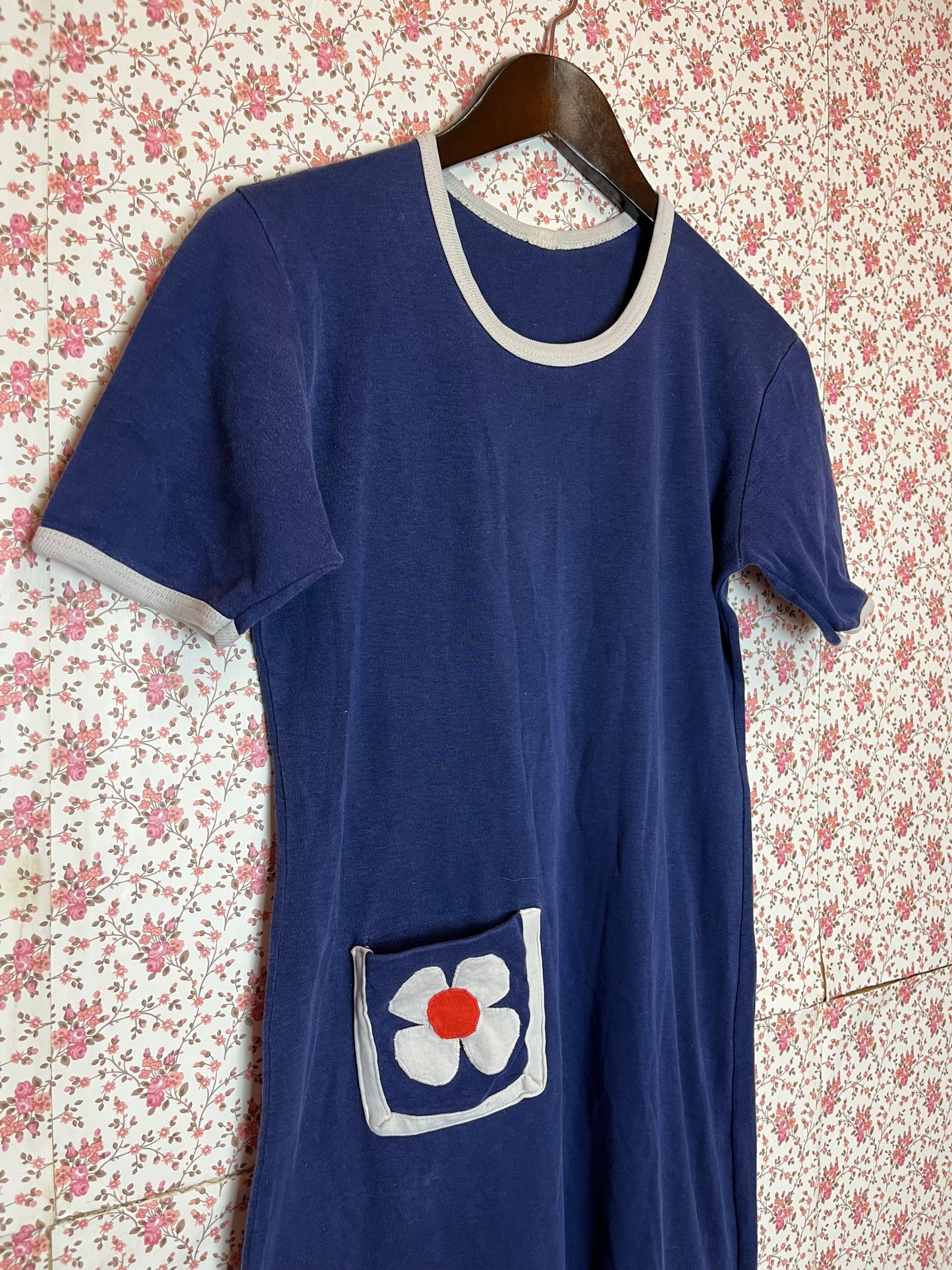 Vintage 1970s Hand Made Flower Pocket T-Shirt Dress