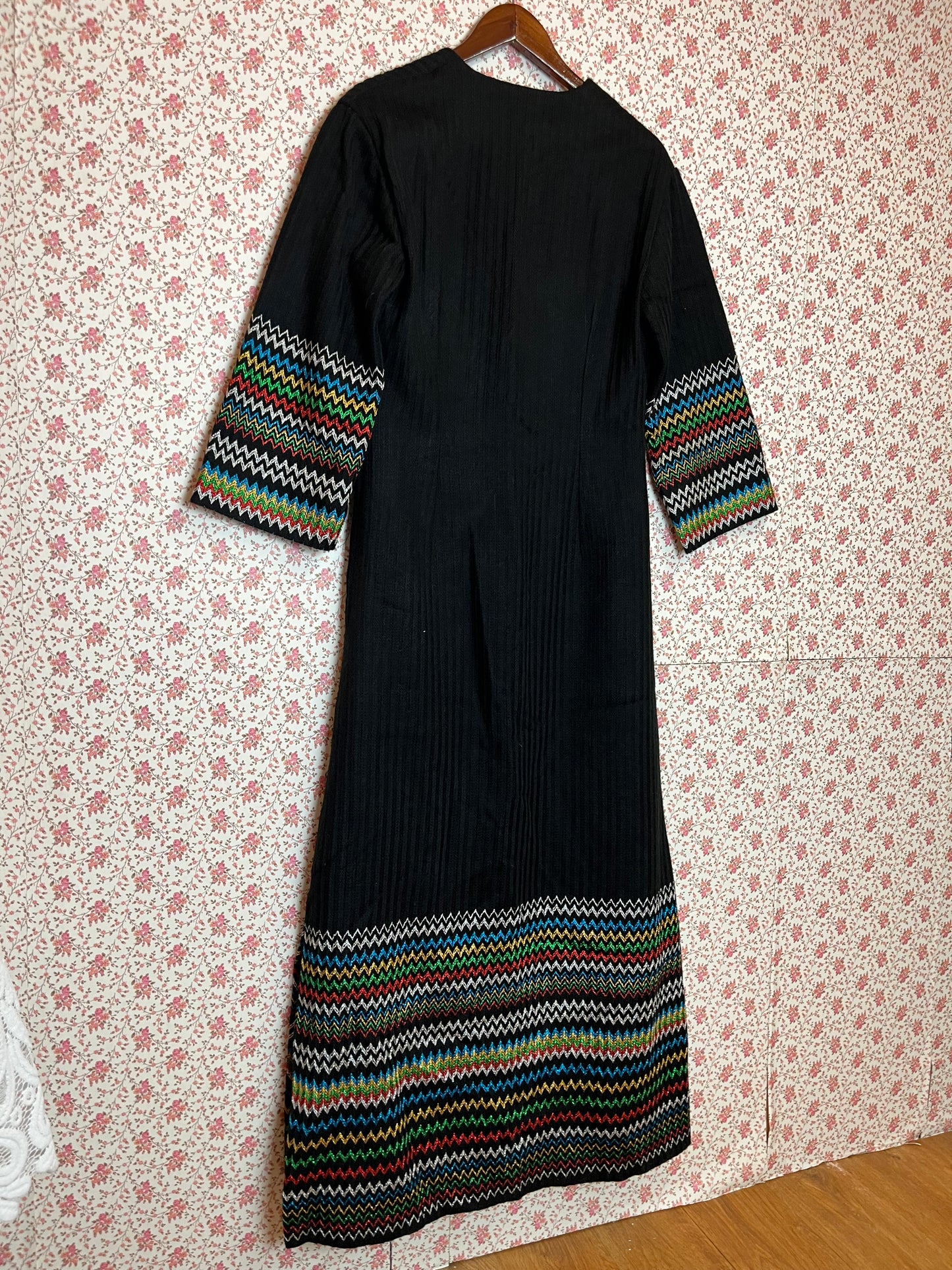 Vintage 1970s Rib Knit Maxi Kaftan with Mutli Colour Metallic Zig Zag