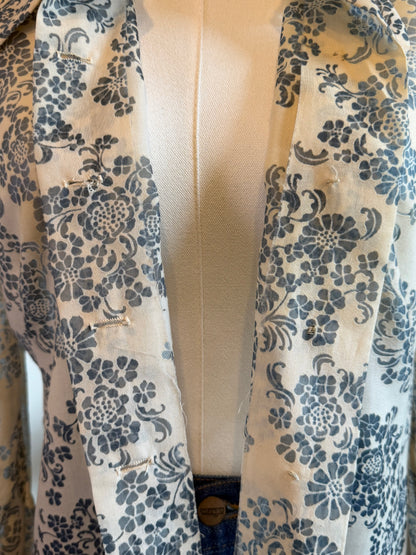 Vintage 1970s Handmade Cream & Blue Floral Blouse - Size Small/Medium