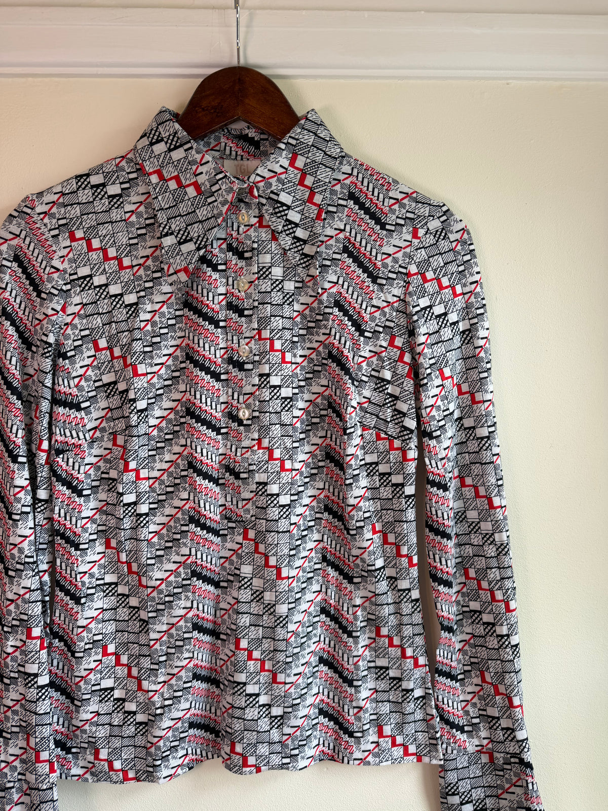 Vintage 1970s Red Black and White Geometric Print Long Sleeve Blouse - Size Small/Medium