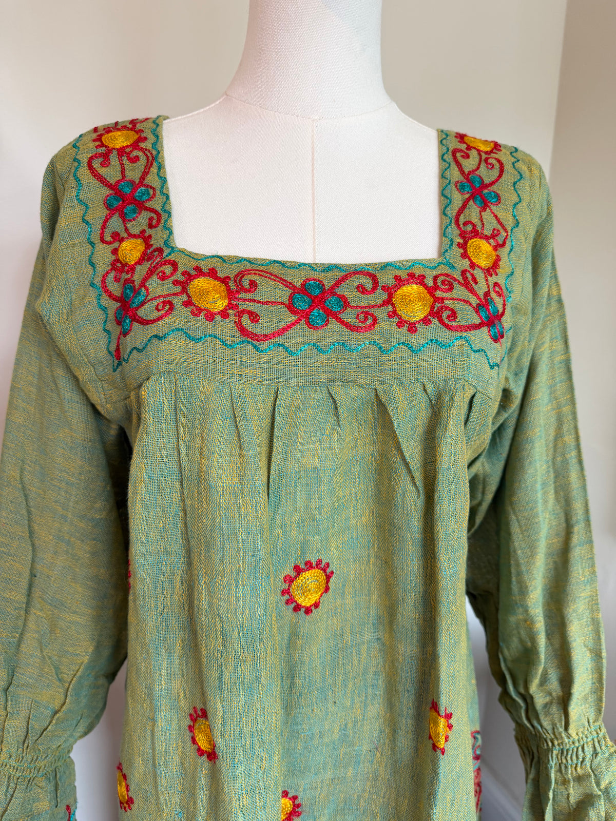 Vintage 1970s Green Cotton Embroidered Boho Tunic Top - Size Medium