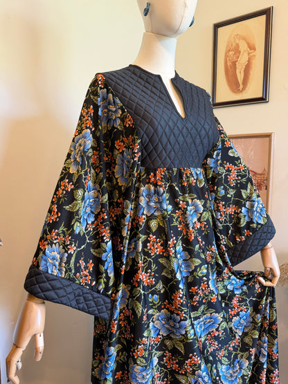 Vintage 1970s Floral Gown with Quilt Panels - Size Medium