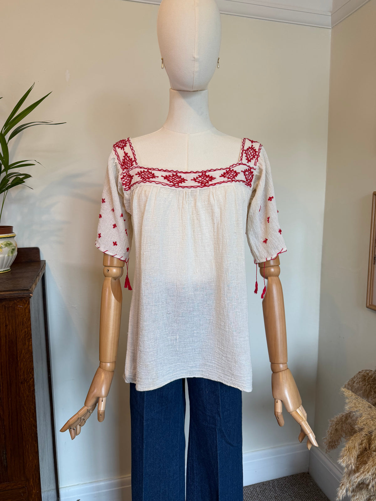 Vintage 1970s White Cotton Red Embroidered Bohemian Tunic - Size Medium