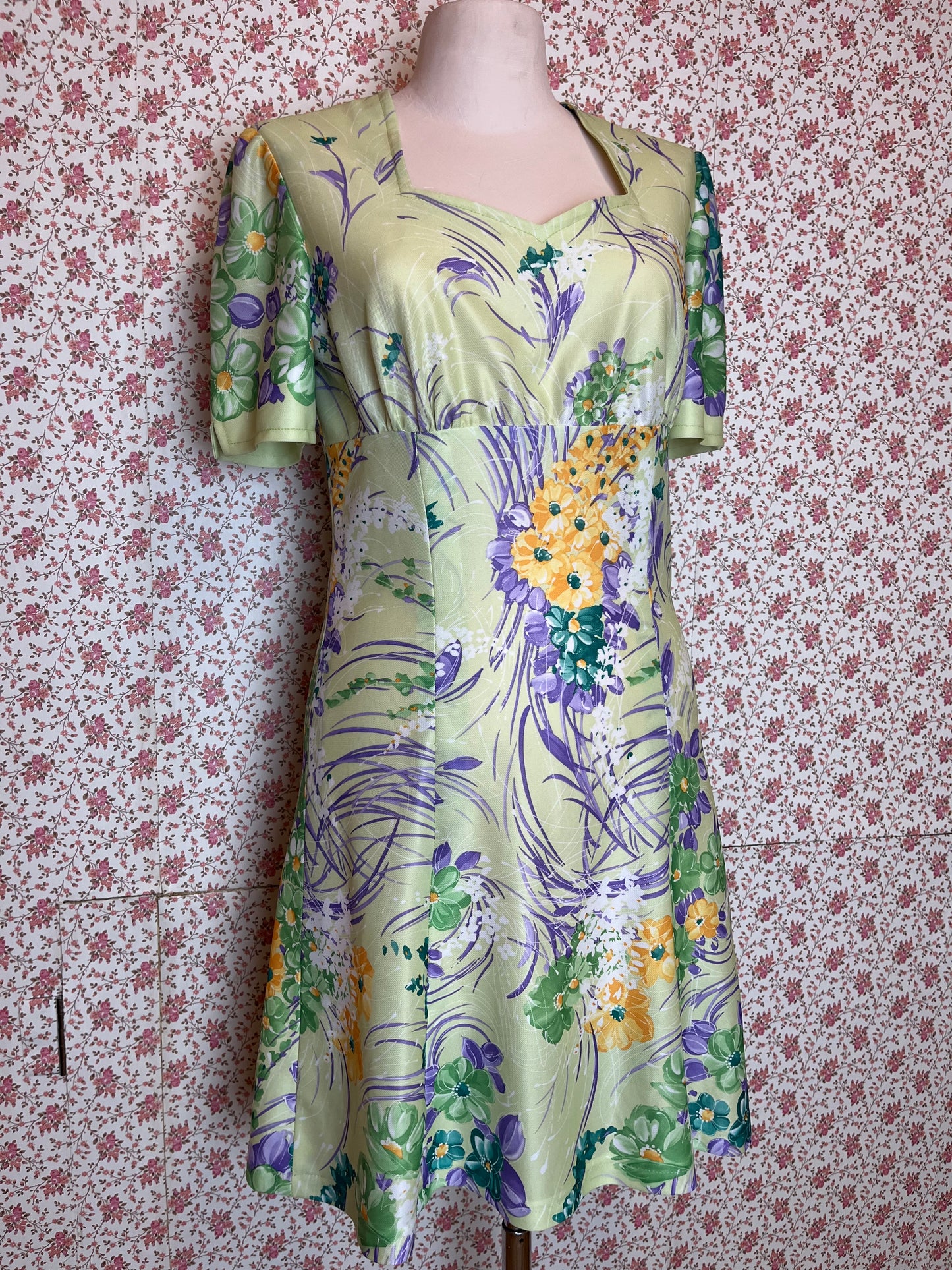 Vintage 1970s Handmade Floral Printed Sweetheart Mini Dress