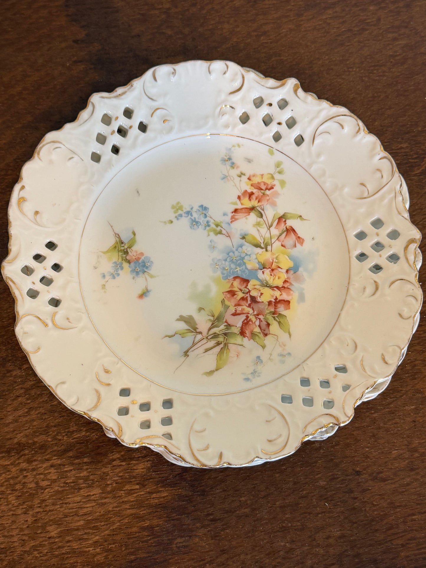 Vintage 1950s Set of 4 Vintage Reticulated Floral Dessert Plates