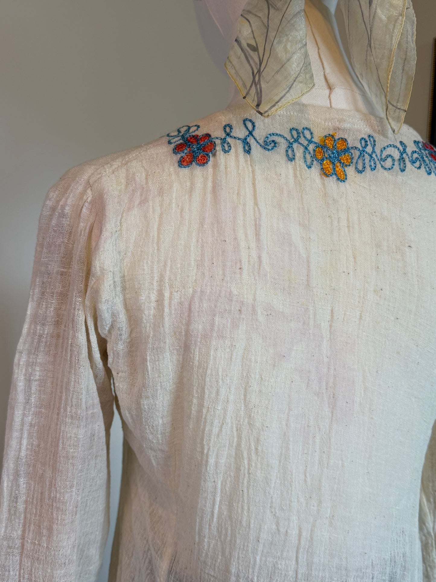 Vintage 1970s White Embroidered Cotton Folk Blouse - Size Small
