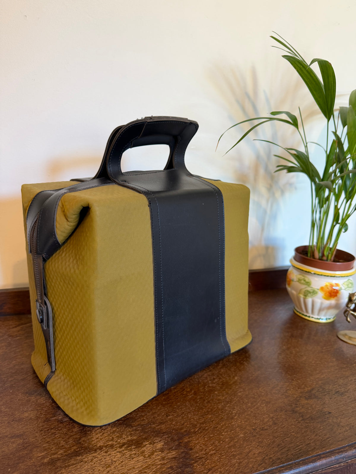 Vintage 1960s Gannex Mustard Yellow and Black Structured Travel Bag