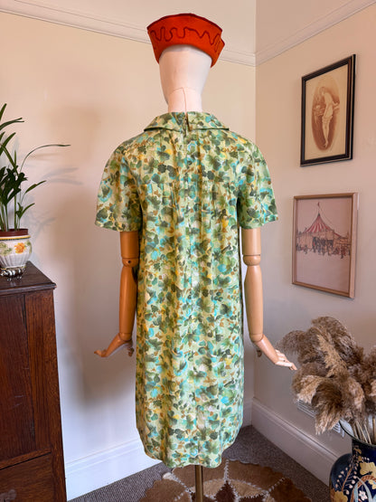 Vintage 1960s Hand Made Green Floral Rolled Collar Shift Dress - Size Medium