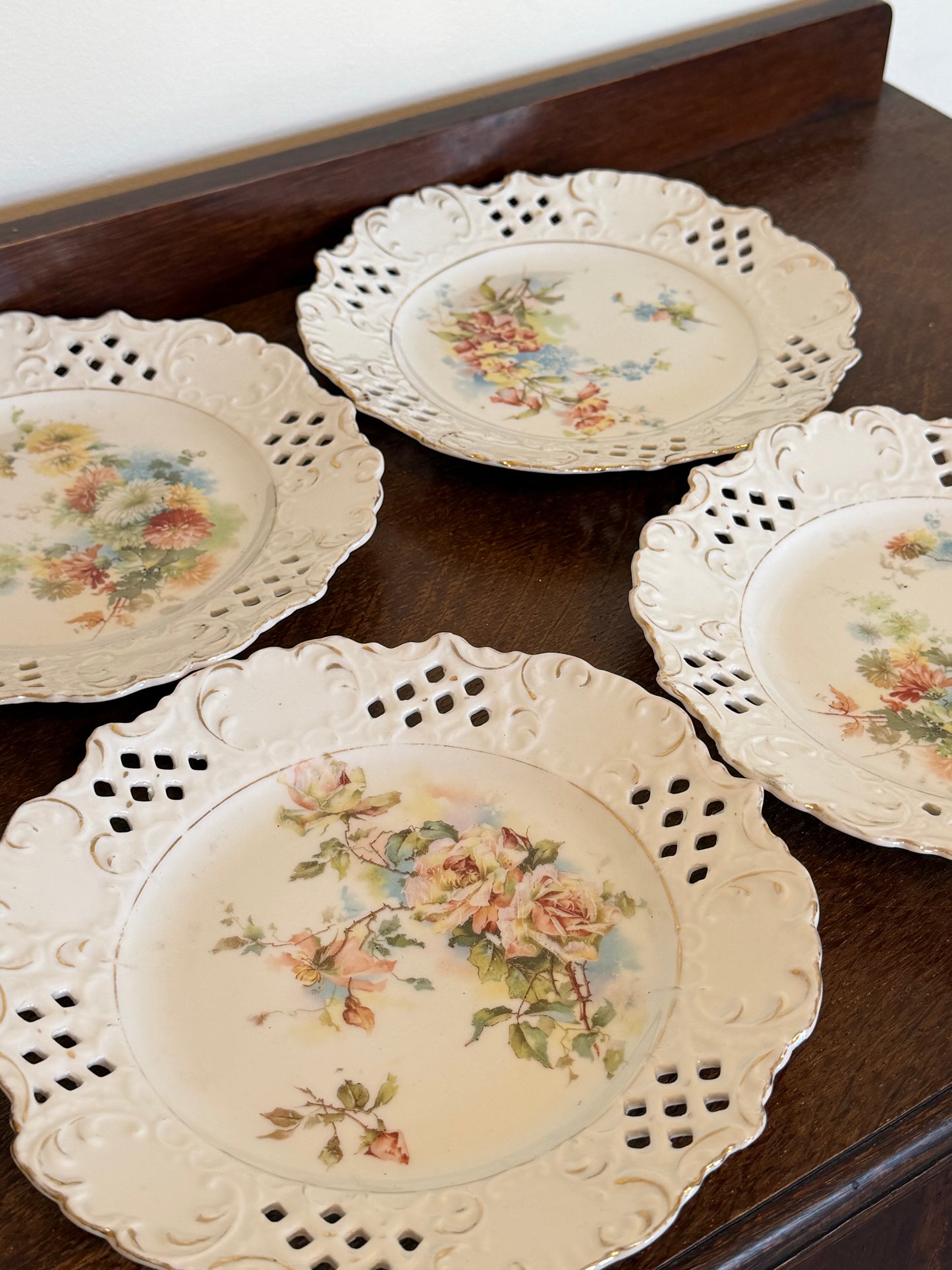 Vintage 1950s Set of 4 Vintage Reticulated Floral Dessert Plates