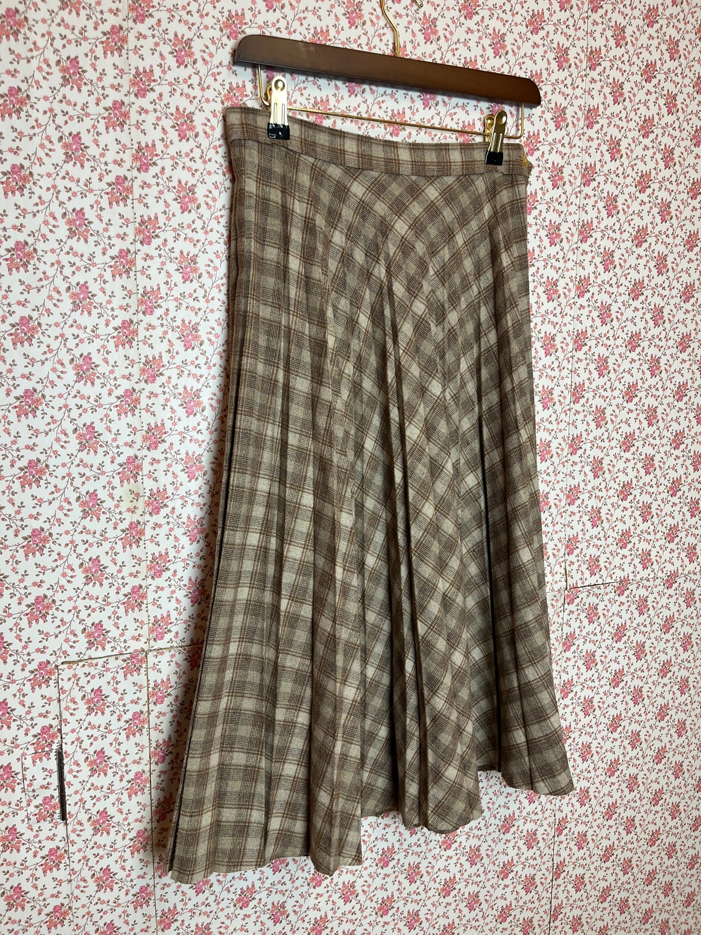 Vintage 1970s Wool Blend Checked Pleated Midi Skirt in Beige