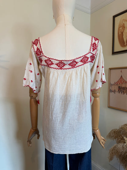 Vintage 1970s White Cotton Red Embroidered Bohemian Tunic - Size Medium