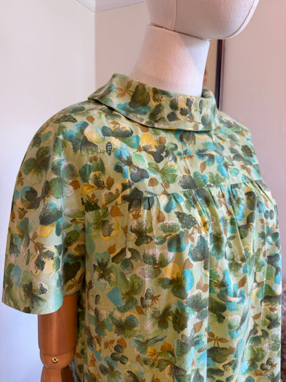 Vintage 1960s Hand Made Green Floral Rolled Collar Shift Dress - Size Medium