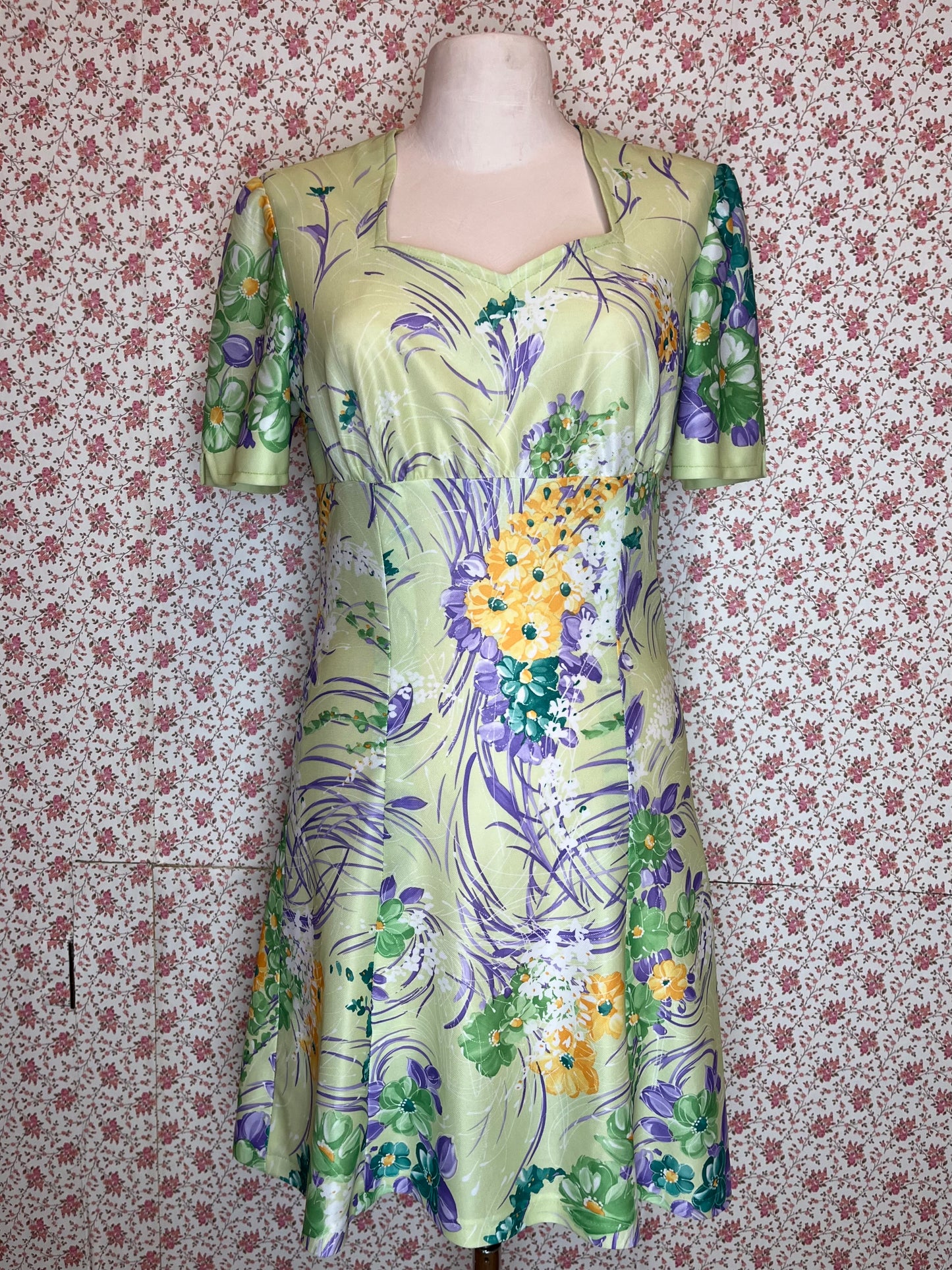 Vintage 1970s Handmade Floral Printed Sweetheart Mini Dress