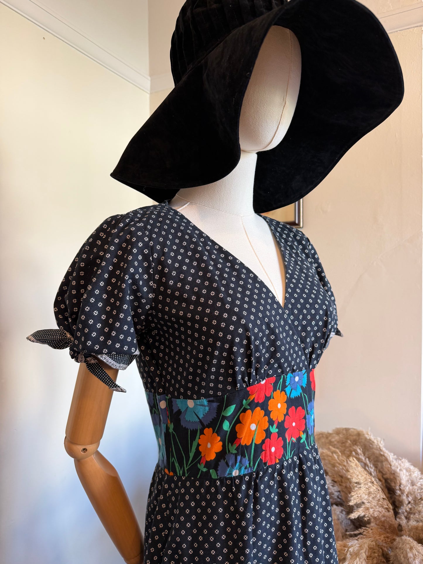 Vintage 1970s Folk Floral Cotton Maxi Dress - Size Small/Medium