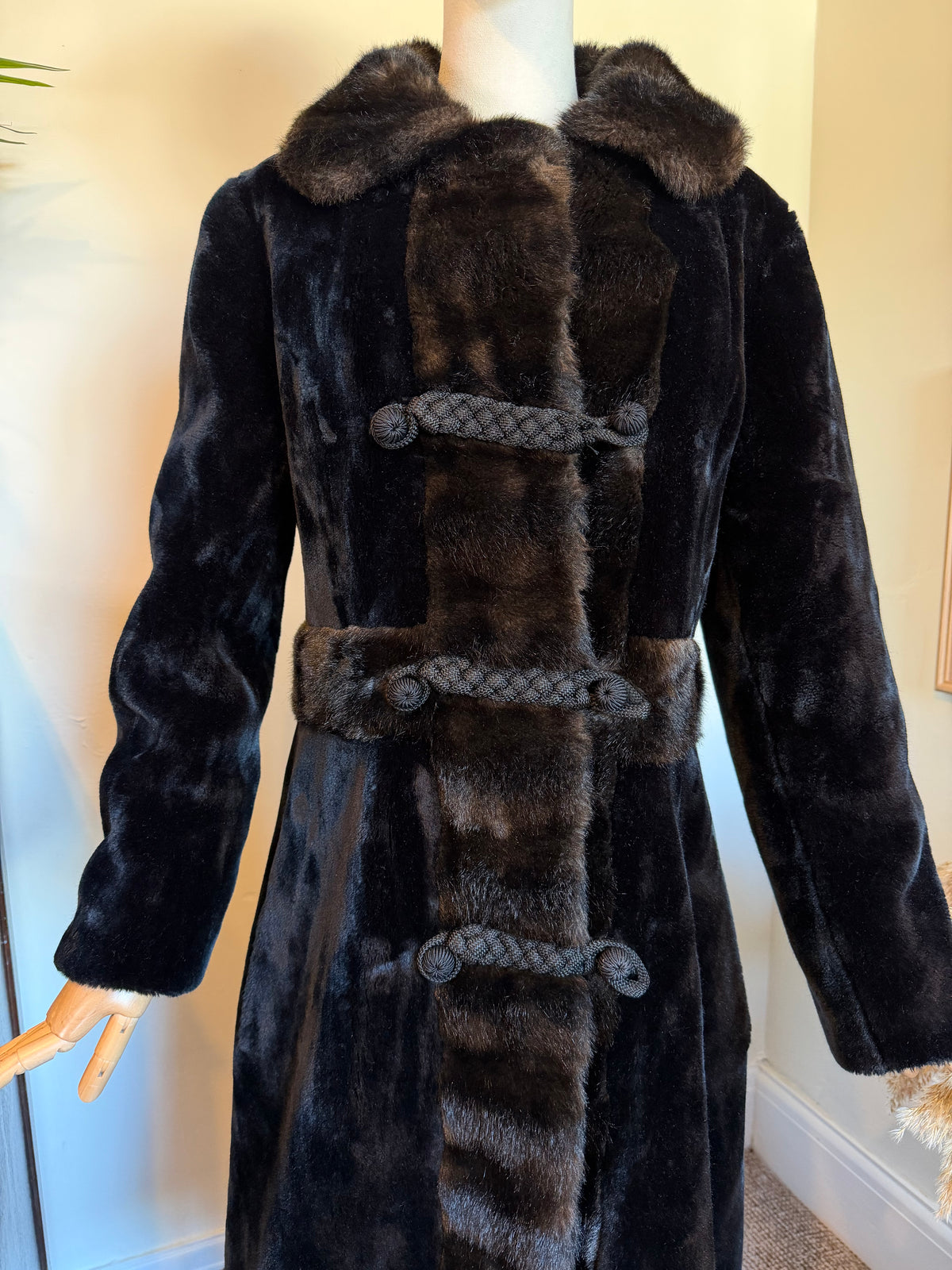Vintage 1970s Dark Brown Faux Fur Trim Coat - Size Medium