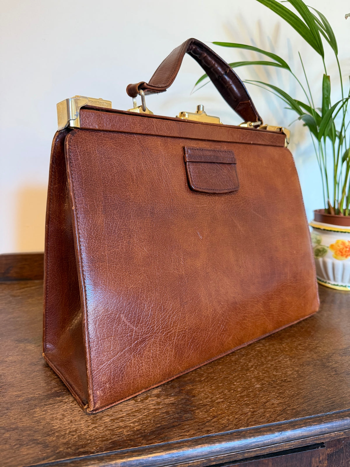 Vintage 1960s Brown Leather Structured Doctor Bag