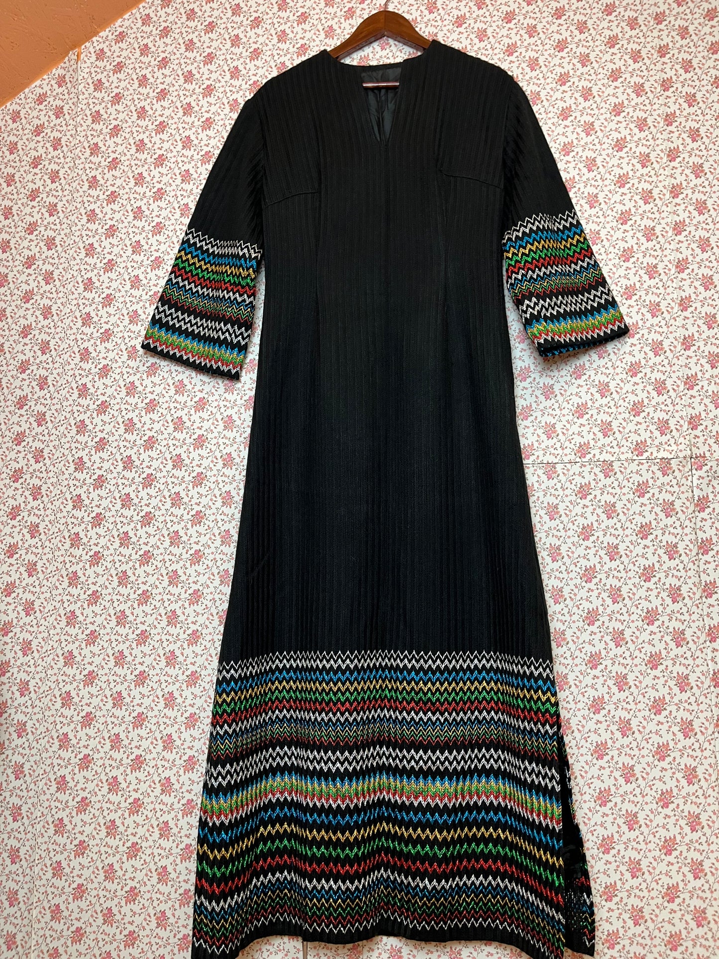 Vintage 1970s Rib Knit Maxi Kaftan with Mutli Colour Metallic Zig Zag