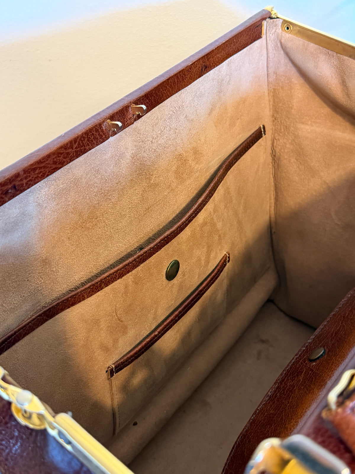 Vintage 1960s Brown Leather Structured Doctor Bag
