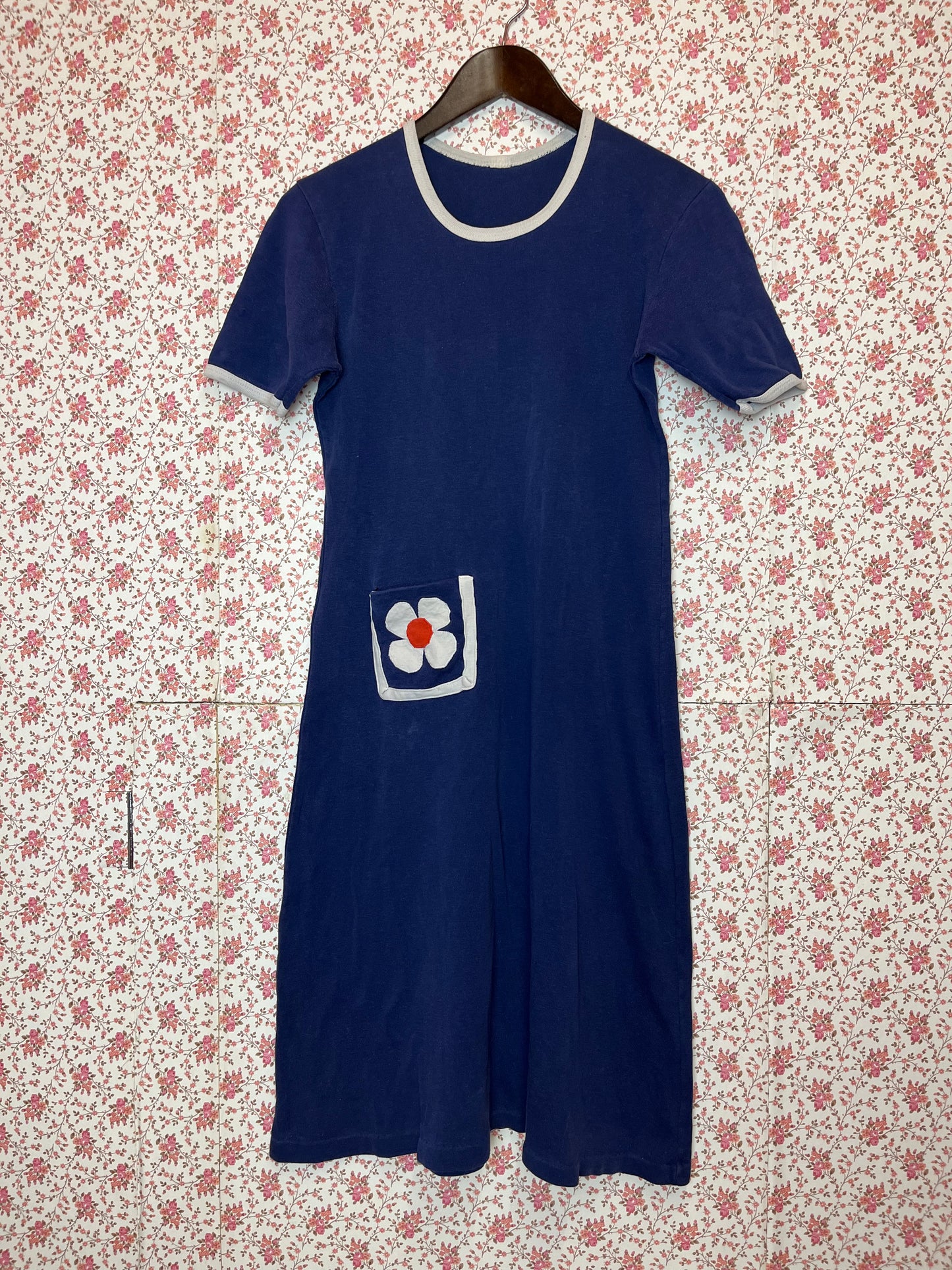 Vintage 1970s Hand Made Flower Pocket T-Shirt Dress