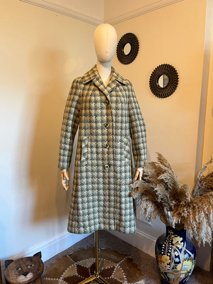 Vintage 1970s Wool Blend Houndstooth Tweed Coat