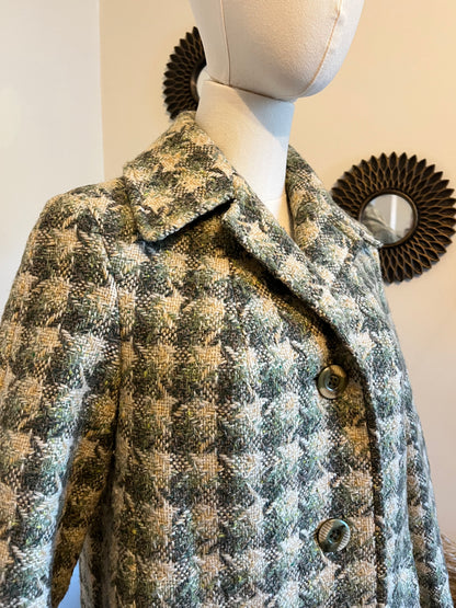 Vintage 1970s Wool Blend Houndstooth Tweed Coat