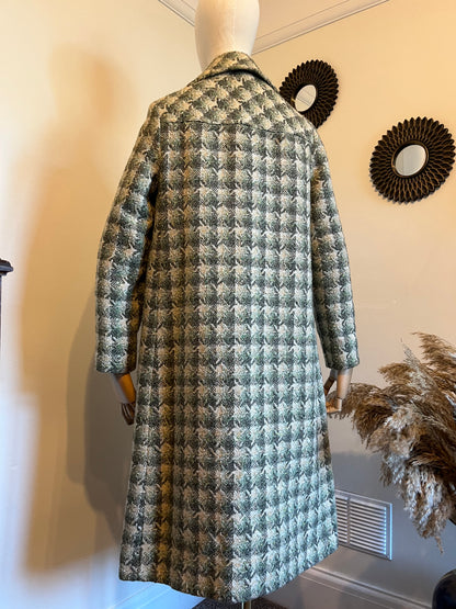 Vintage 1970s Wool Blend Houndstooth Tweed Coat