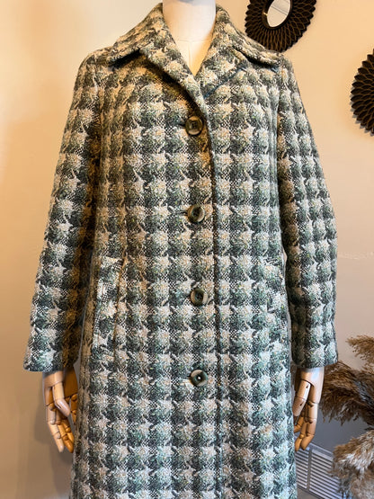 Vintage 1970s Wool Blend Houndstooth Tweed Coat