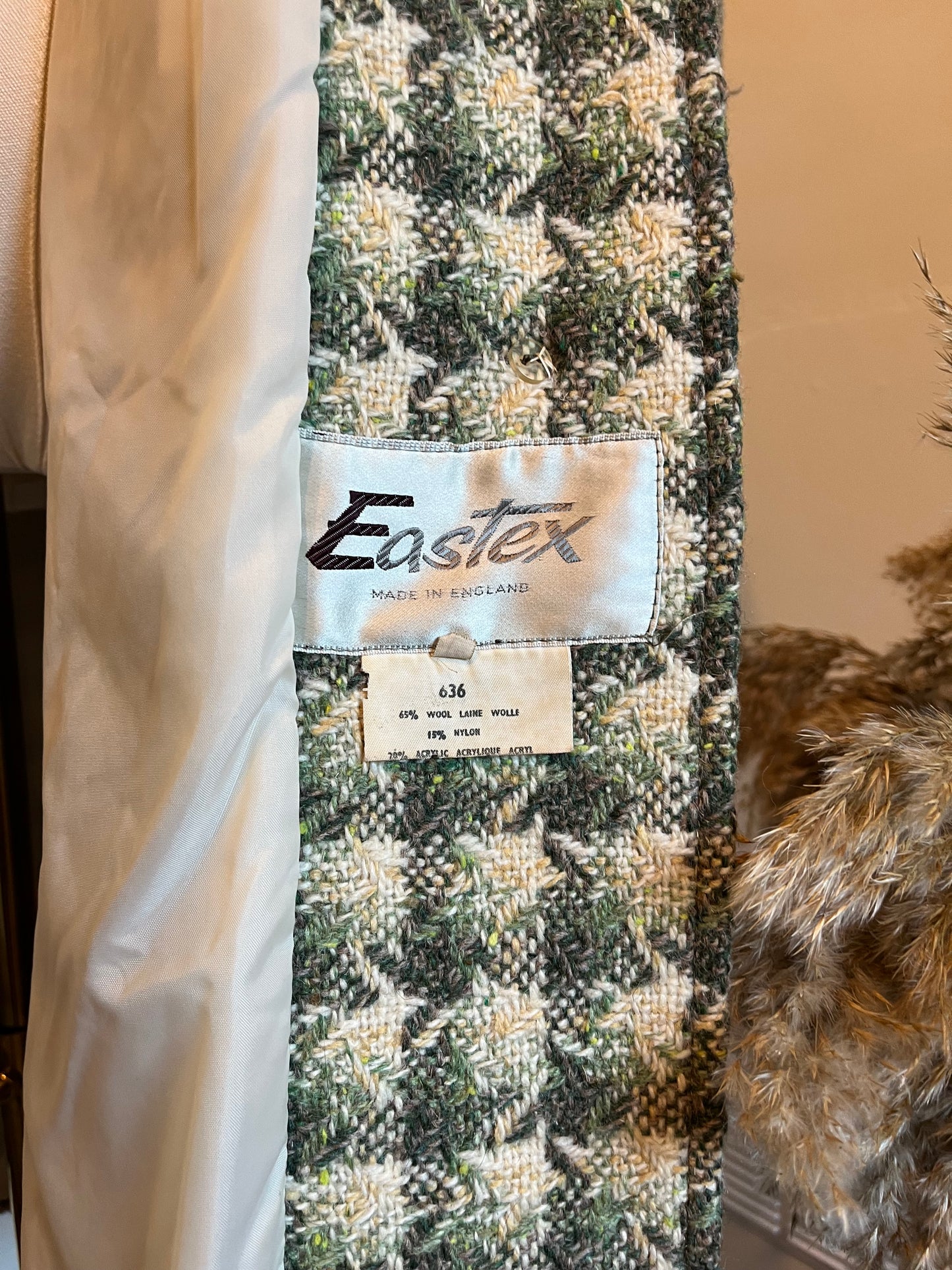 Vintage 1970s Wool Blend Houndstooth Tweed Coat