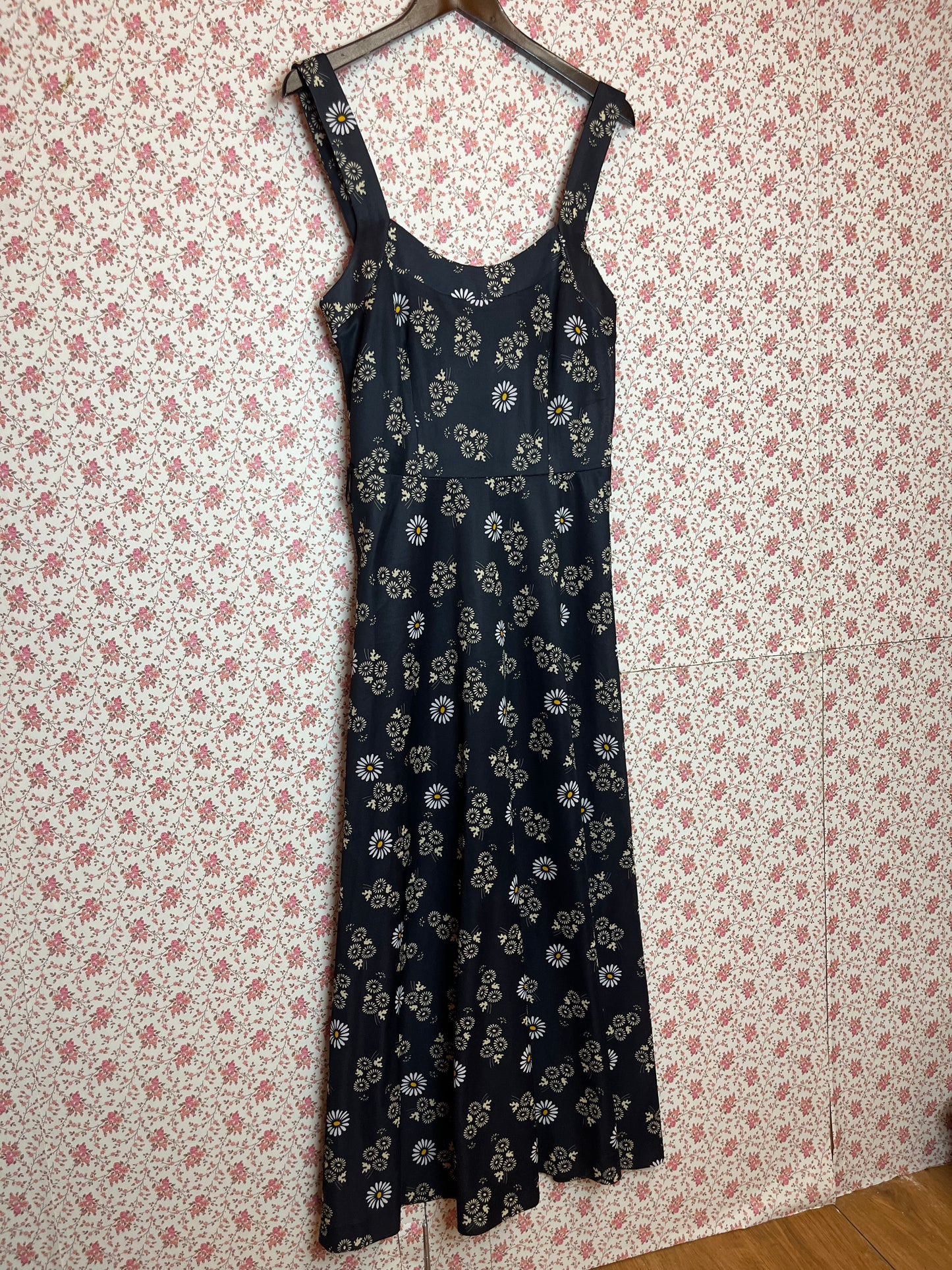 Vintage 1970s Daisy Print Sleeveless Maxi Dress