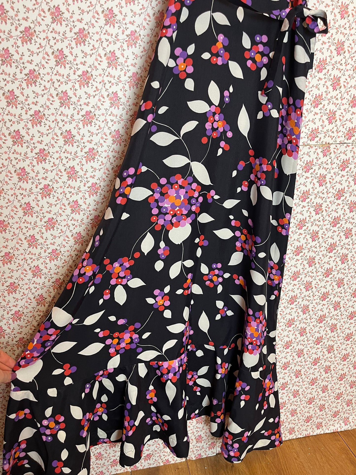 Vintage 1960s Leaf Print Tiered Maxi Dress